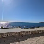 Rise & Shine Beachfront La Cala *